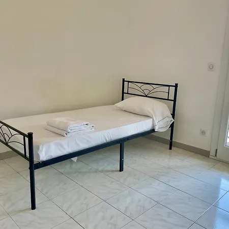 Villa Petite Maison Avec Terrasse *